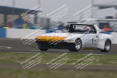 media/Jan-18-2026-CalClub SCCA (Sun) [[8bc6468723]]/Group 3 Race/Turn 1/